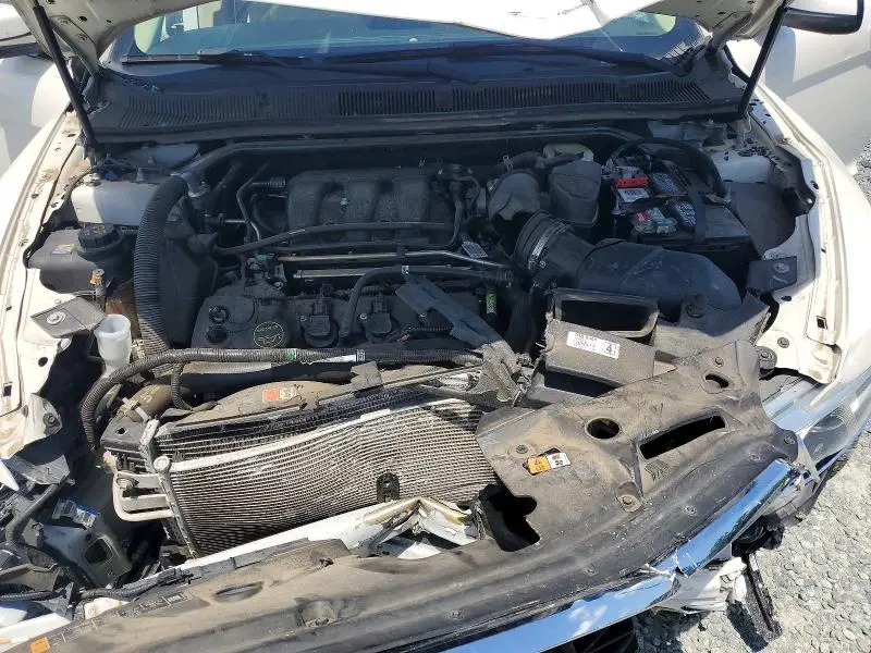 2015 FORD TAURUS SEL  