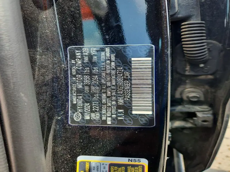 2024 HYUNDAI ELANTRA SE  