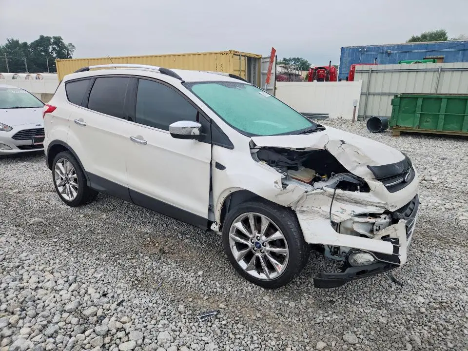 2016 FORD ESCAPE SE  