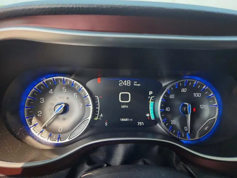 2017 CHRYSLER PACIFICA LIMITED  