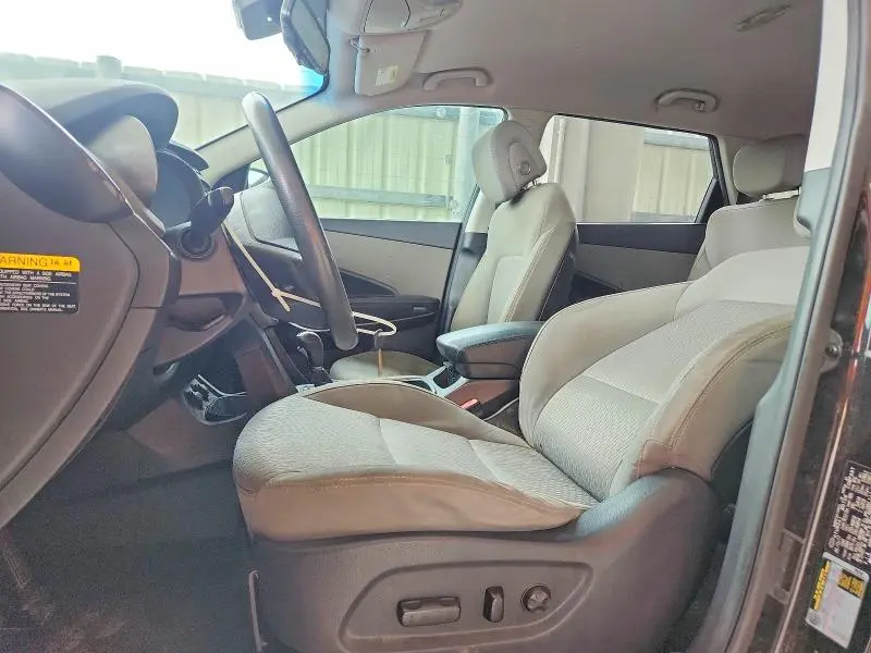 2018 HYUNDAI SANTA FE SE  
