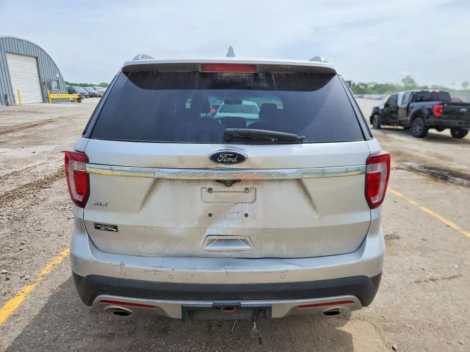 2017 FORD EXPLORER XLT  