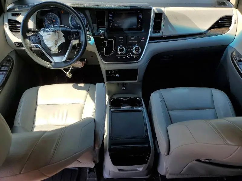 2017 TOYOTA SIENNA XLE 8-PASSENGER  