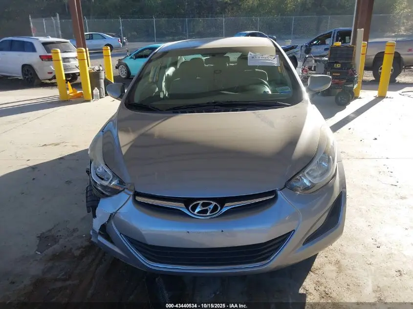 2016 HYUNDAI ELANTRA SE