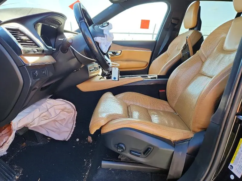 2018 VOLVO XC90 T6  