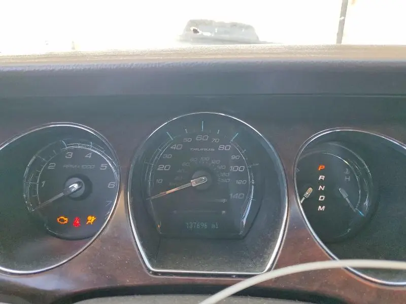 2010 FORD TAURUS SEL  