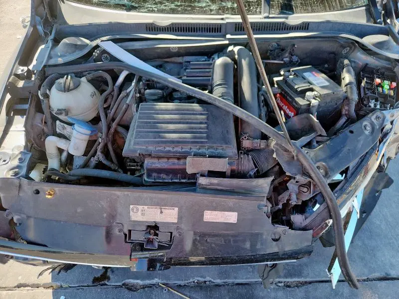 2016 VOLKSWAGEN JETTA SE  