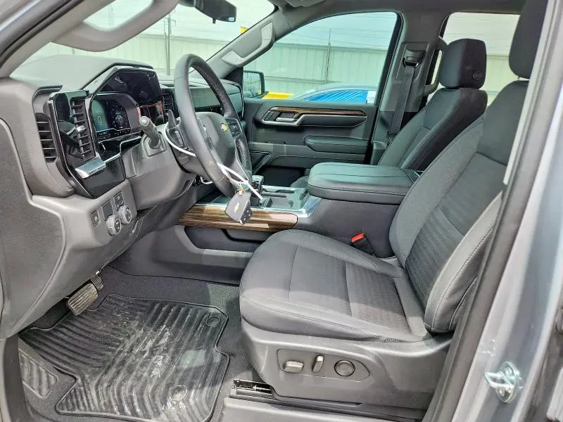 2023 CHEVROLET SILVERADO C1500 LT  