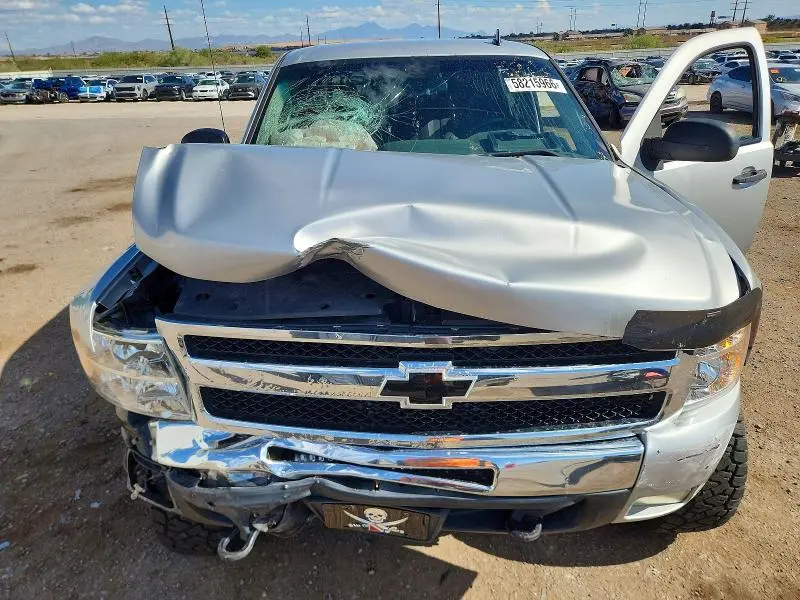 2011 CHEVROLET SILVERADO K1500 LT  