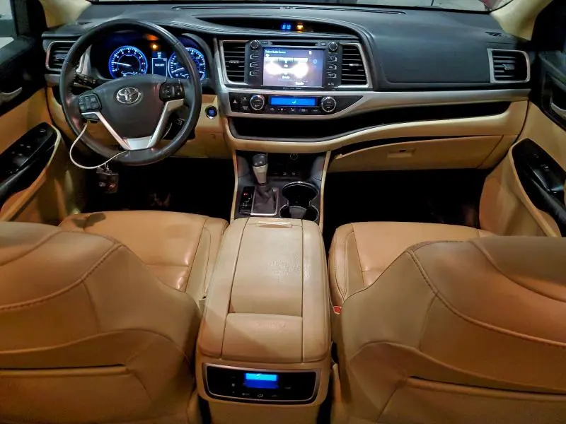 2016 TOYOTA HIGHLANDER XLE  