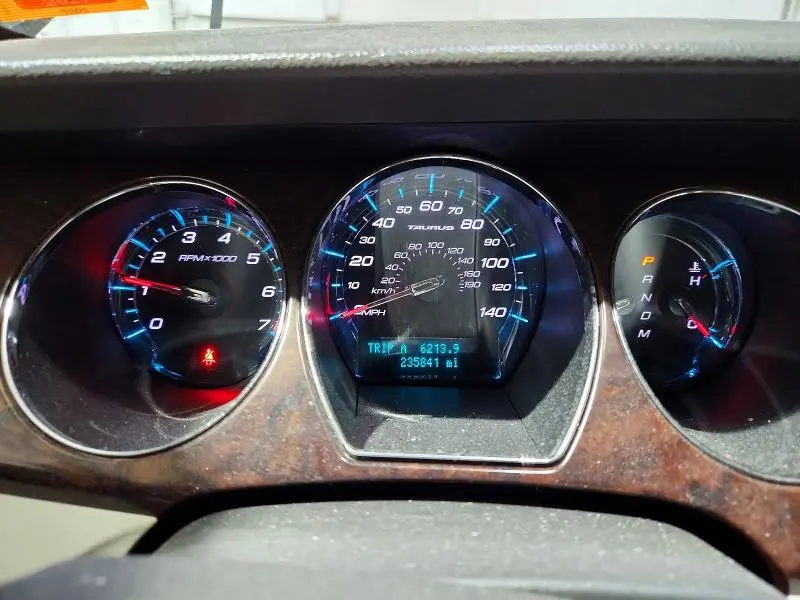 2011 FORD TAURUS SEL  