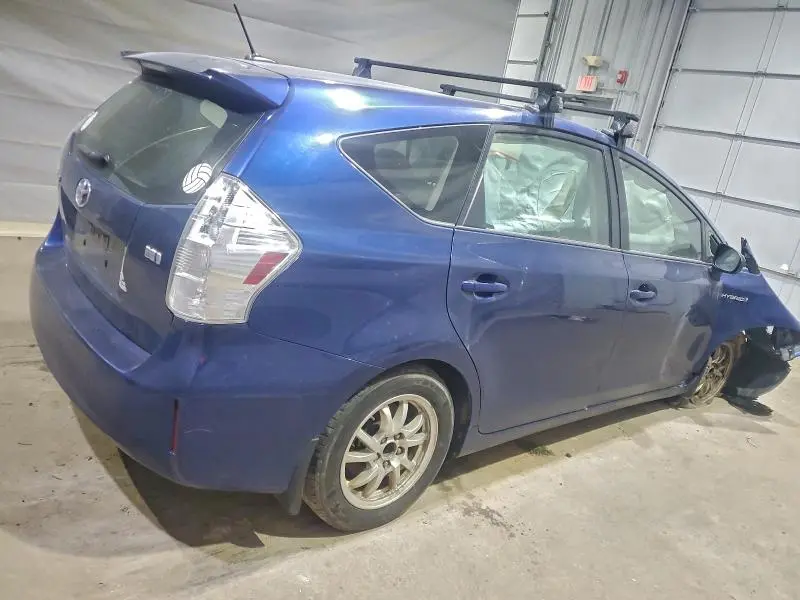 2013 TOYOTA PRIUS V   