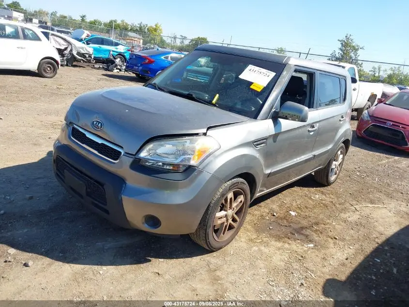2011 KIA SOUL +