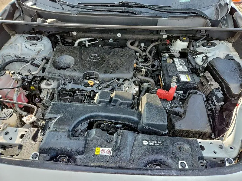 2022 TOYOTA RAV4 XLE  