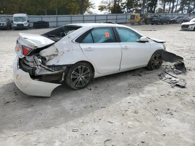 2016 TOYOTA CAMRY LE  