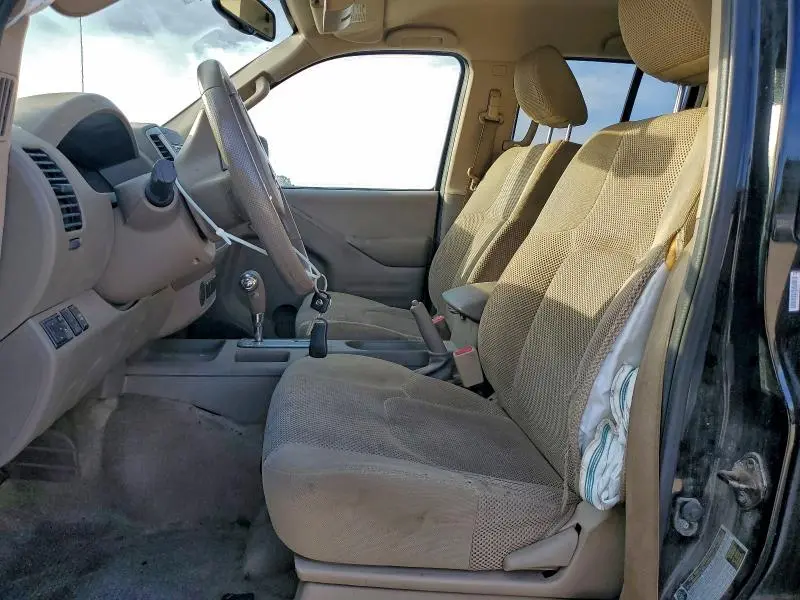 2015 NISSAN FRONTIER S  