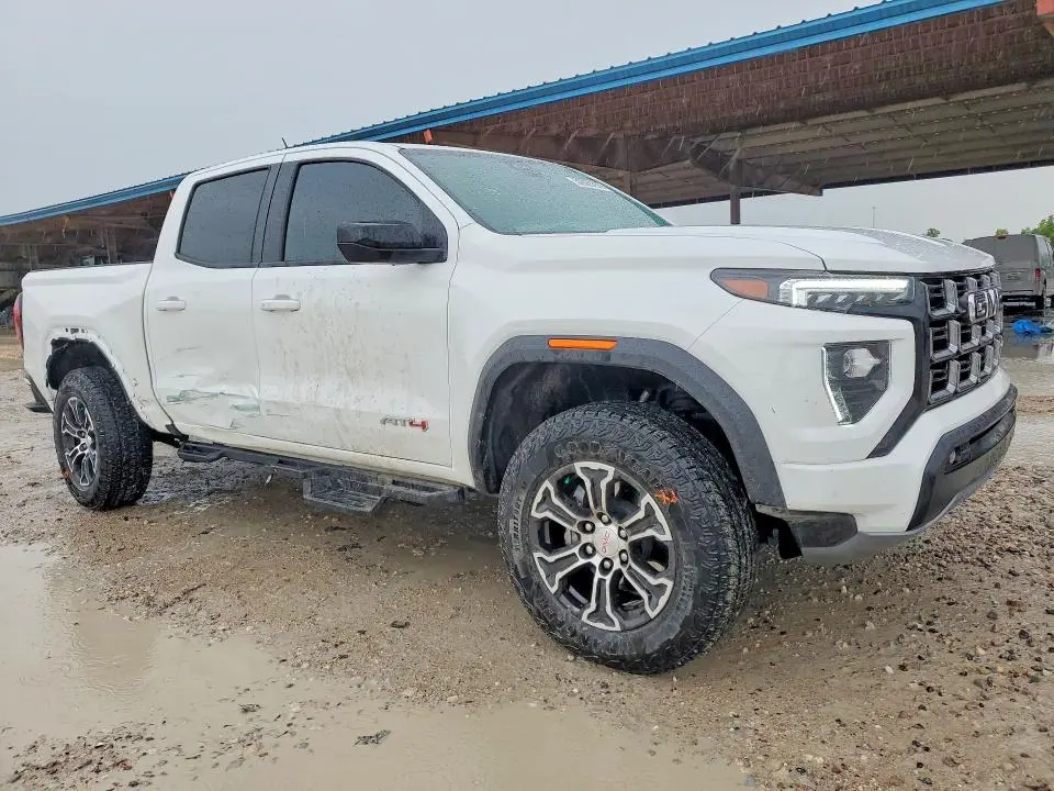 2025 GMC CANYON AT4  