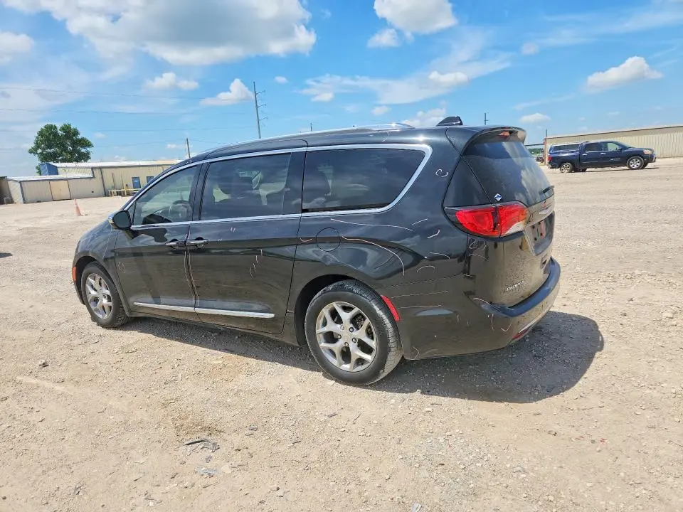 2017 CHRYSLER PACIFICA LIMITED  