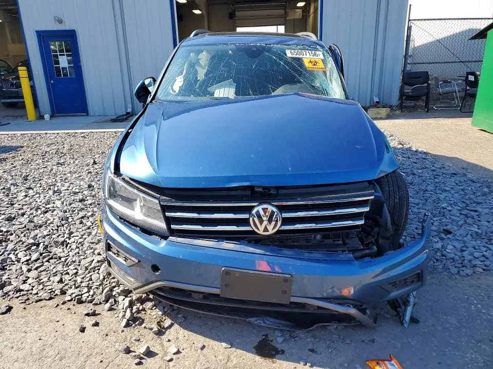2020 VOLKSWAGEN TIGUAN SE  