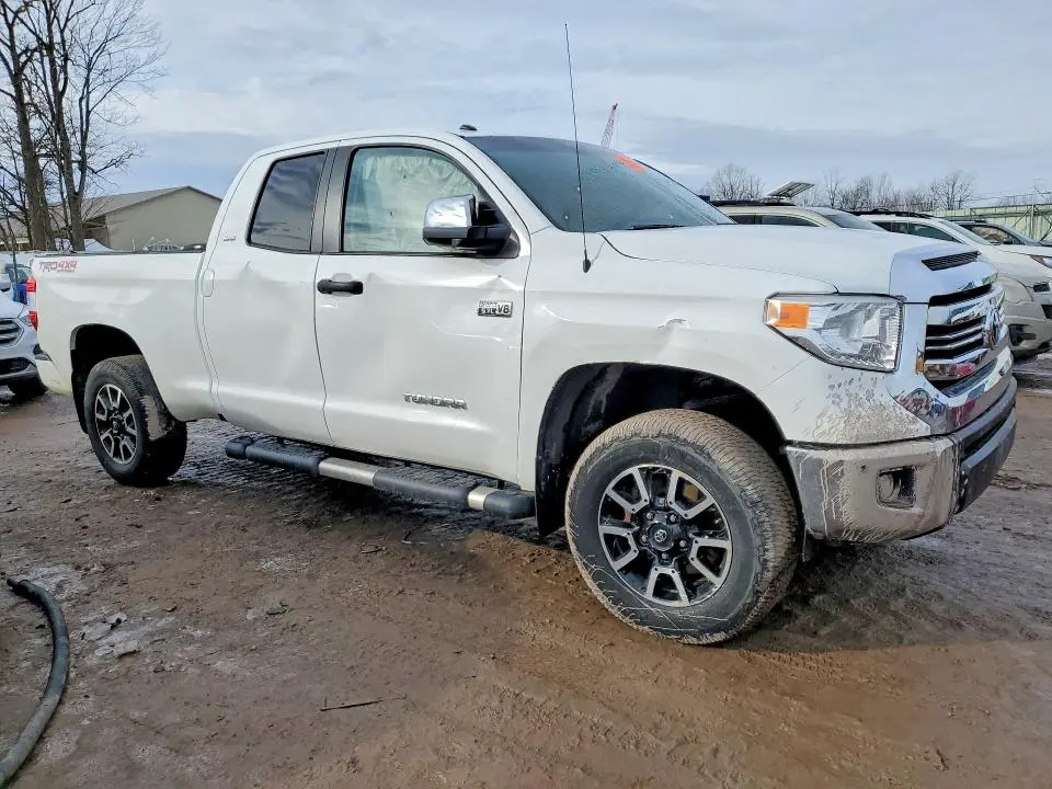 2017 TOYOTA TUNDRA SR5  