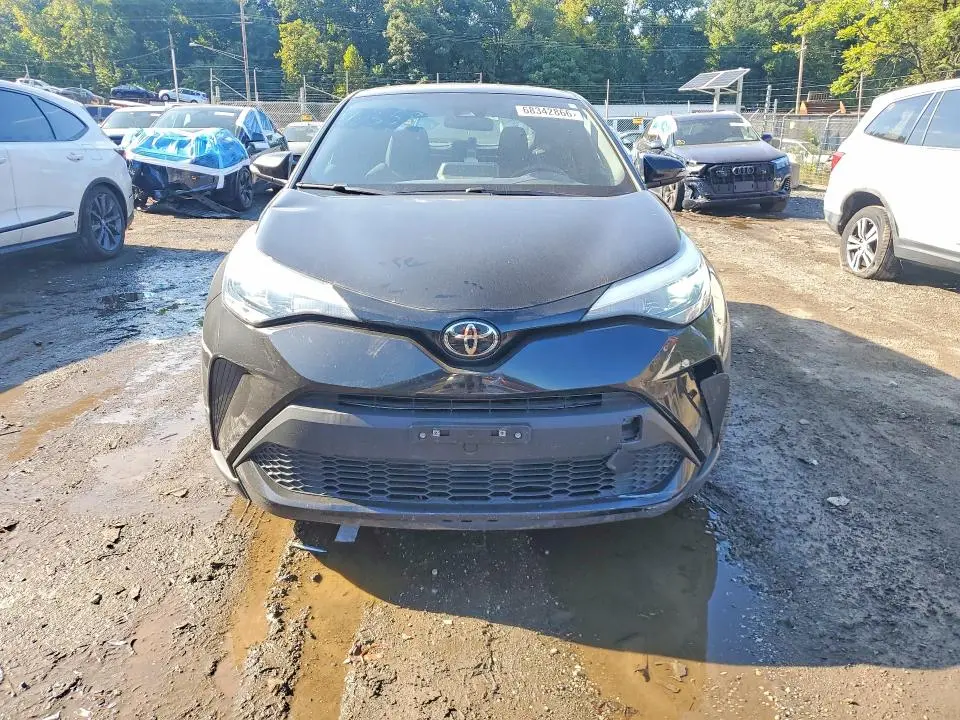 2021 TOYOTA C-HR XLE  