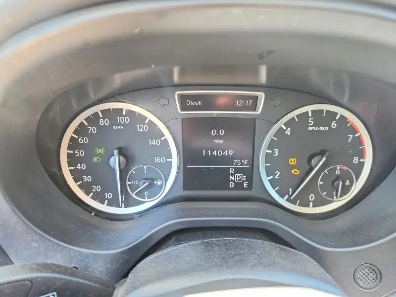 2017 INFINITI QX30 BASE  