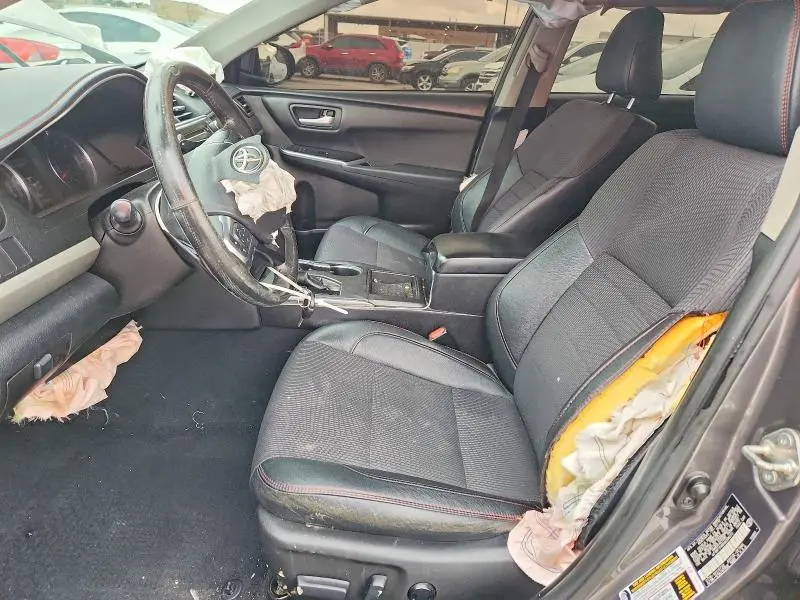 2017 TOYOTA CAMRY SE  