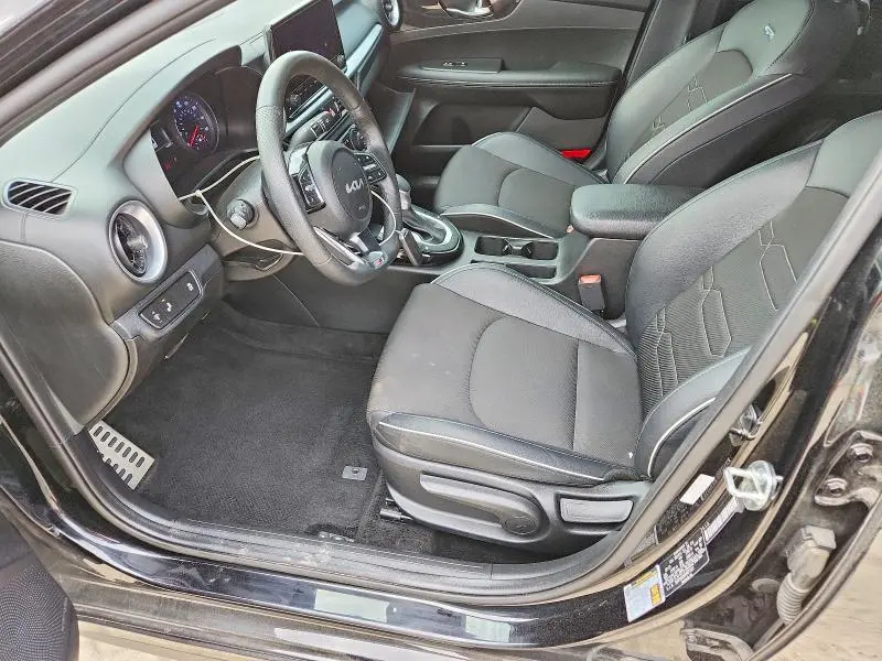 2023 KIA FORTE GT LINE  