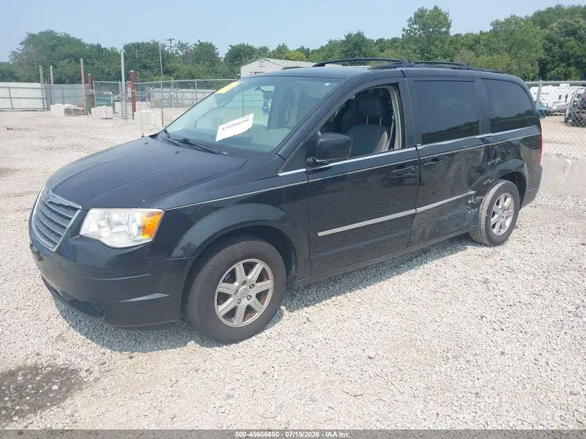 2010 CHRYSLER TOWN & COUNTRY TOURING