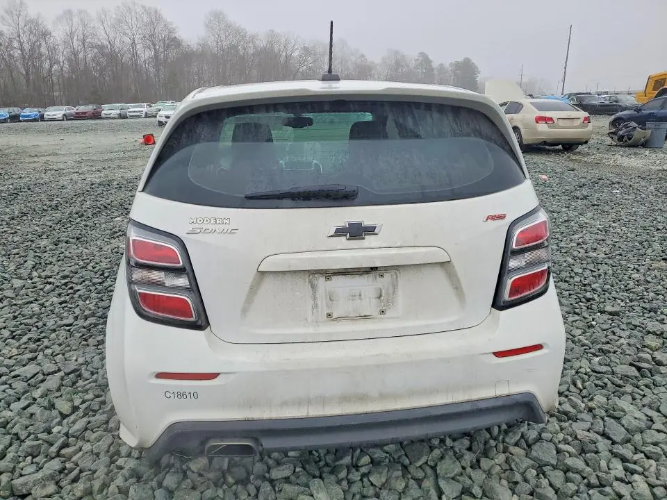 2019 CHEVROLET SONIC LT  