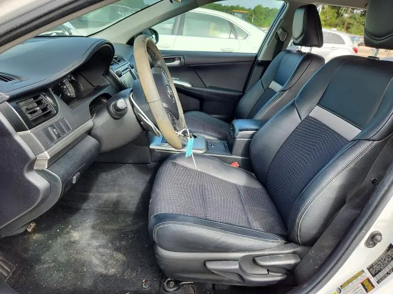 2014 TOYOTA CAMRY SE  