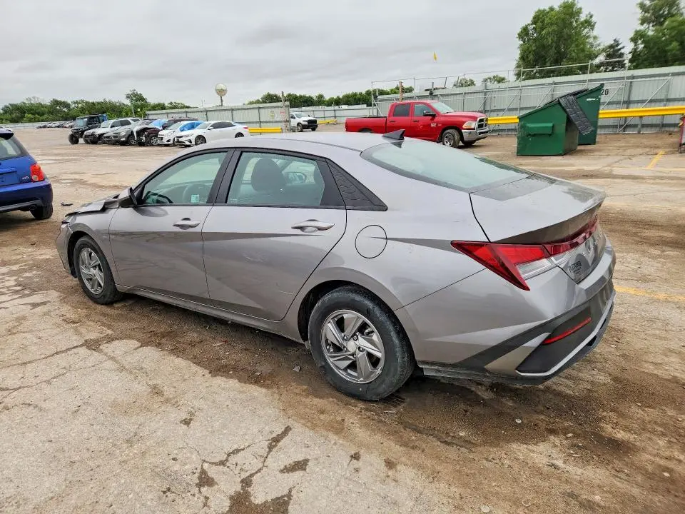 2024 HYUNDAI ELANTRA SE  