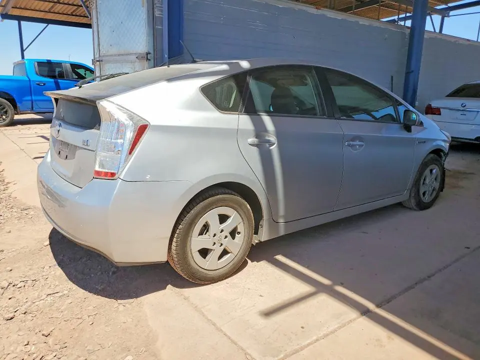 2011 TOYOTA PRIUS THREE  