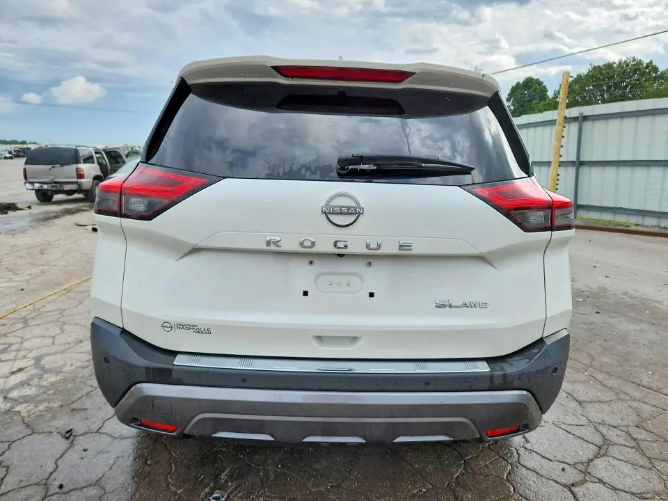 2022 NISSAN ROGUE SL  