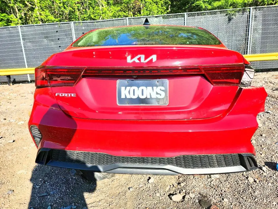 2023 KIA FORTE LXS  