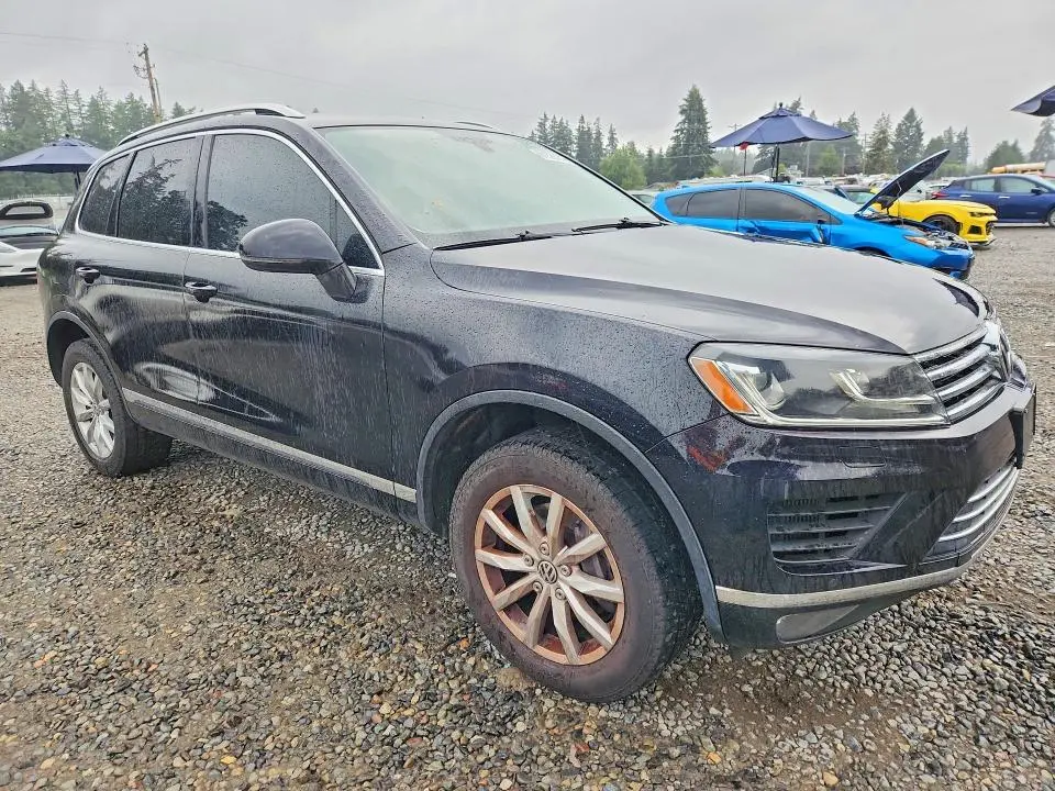 2015 VOLKSWAGEN TOUAREG V6 TDI  