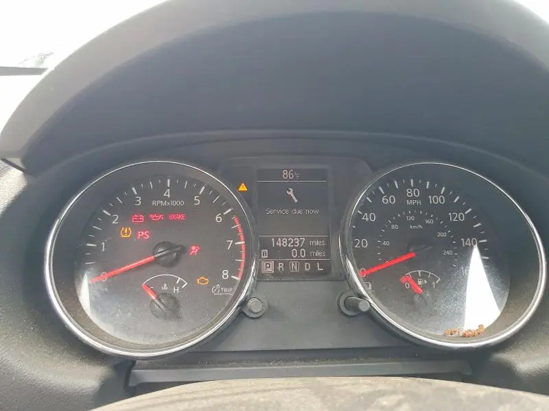 2011 NISSAN ROGUE S  