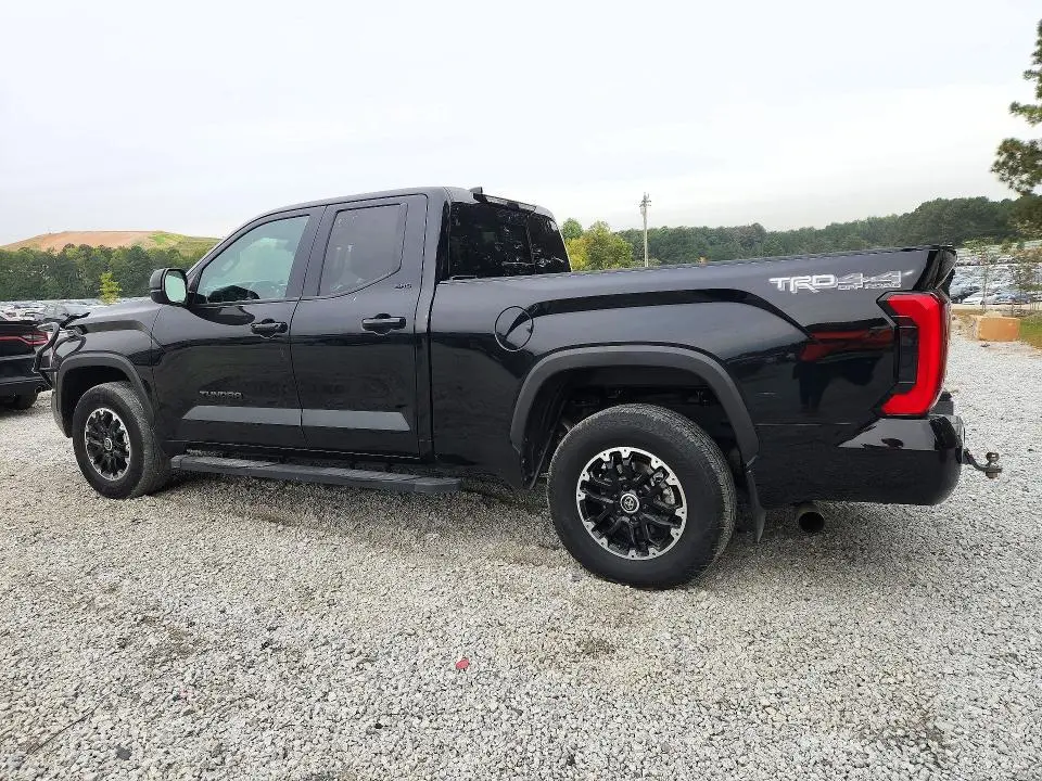 2023 TOYOTA TUNDRA SR5  