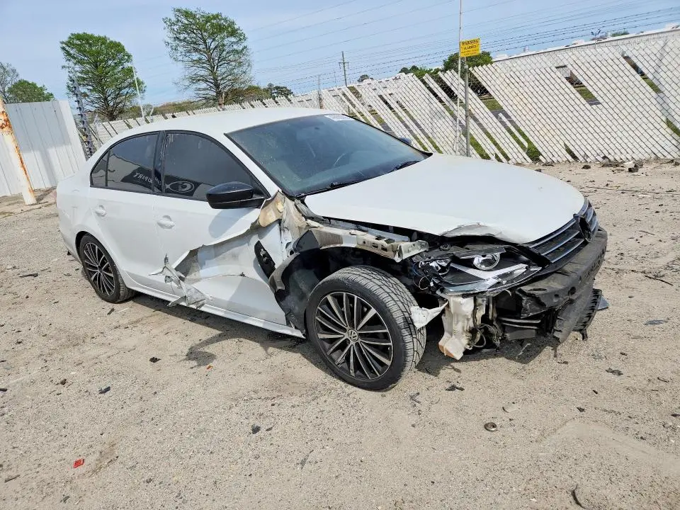 2016 VOLKSWAGEN JETTA SPORT  