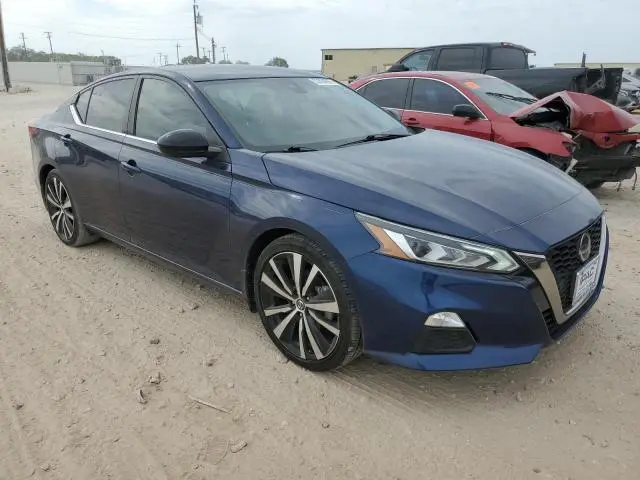 2022 NISSAN ALTIMA SR  