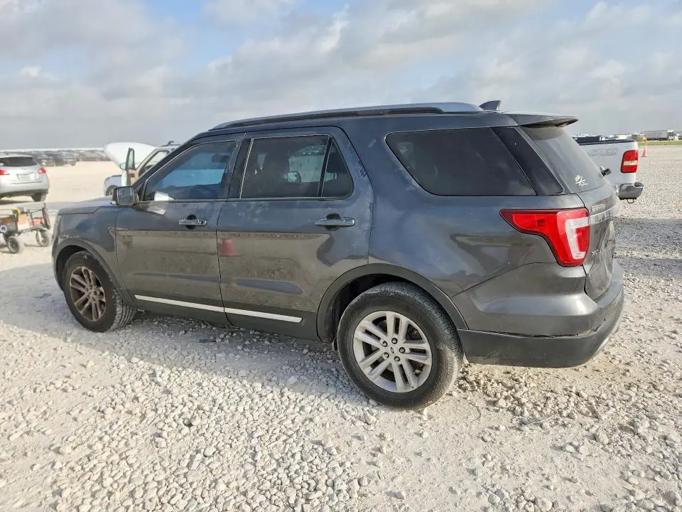 2017 FORD EXPLORER XLT  
