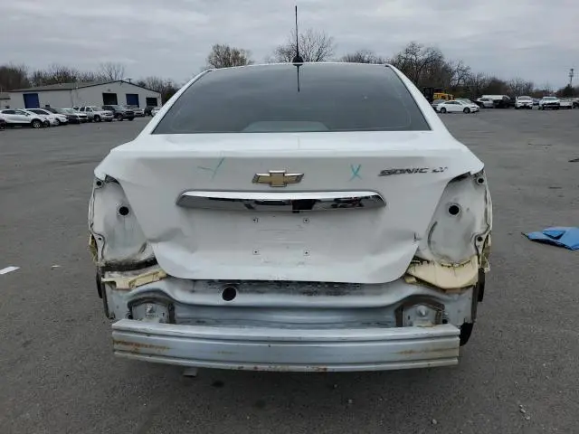 2016 CHEVROLET SONIC LT  