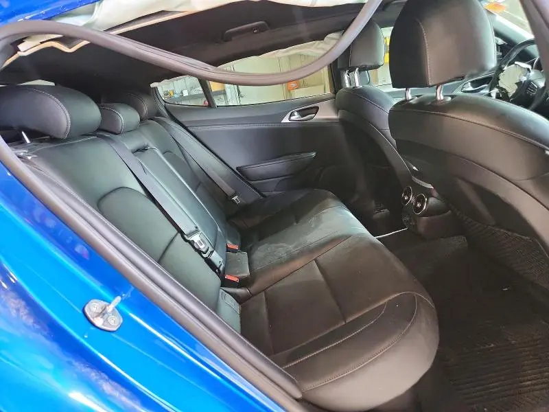 2022 KIA STINGER GT1  
