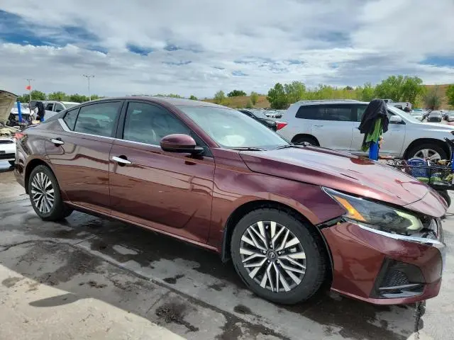 2023 NISSAN ALTIMA SV  