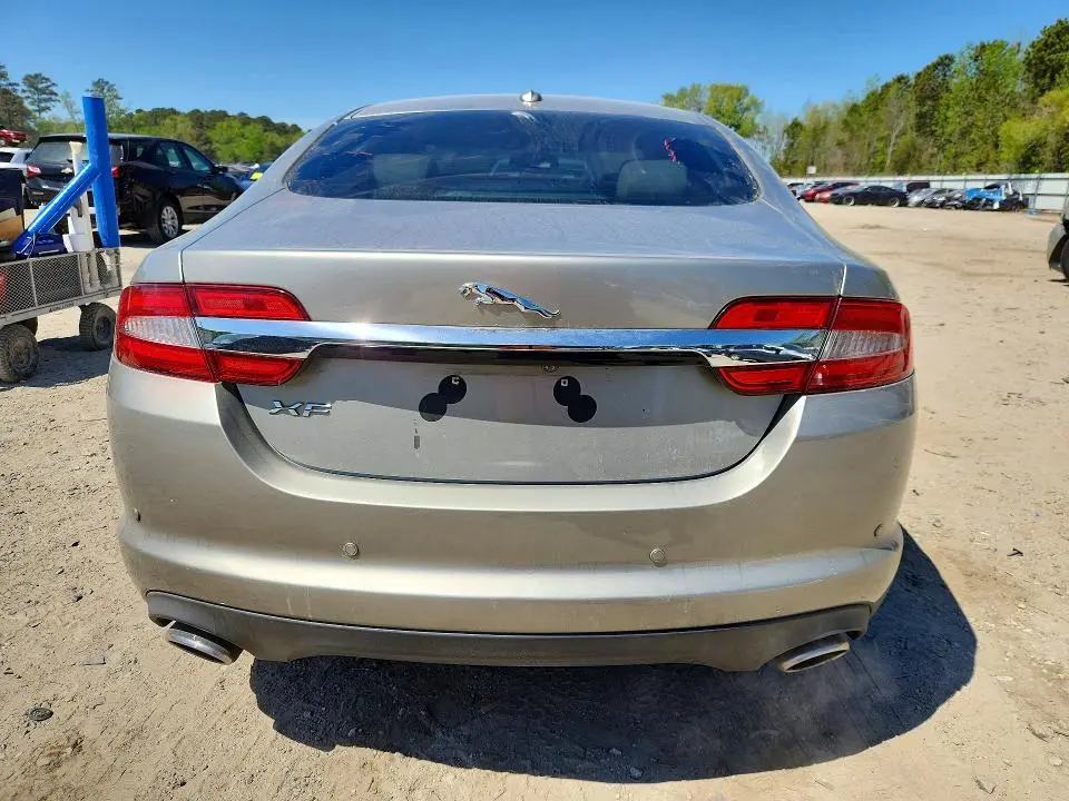 2012 JAGUAR XF PORTFOLIO  