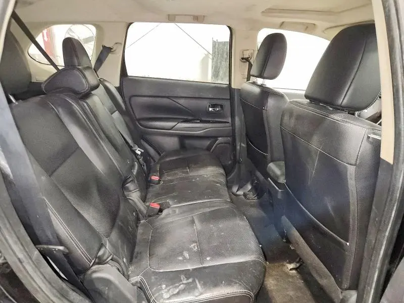 2016 MITSUBISHI OUTLANDER SE  