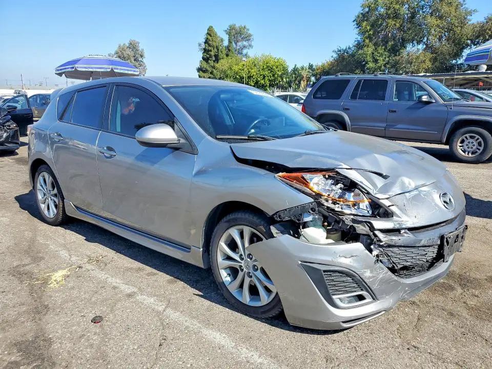 2011 MAZDA 3 S  