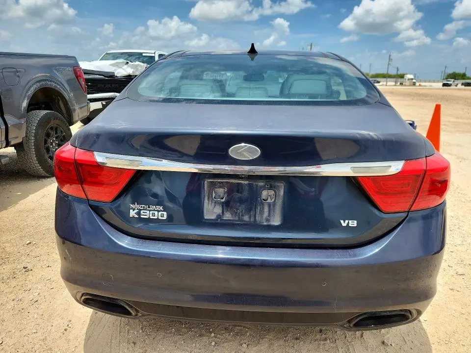 2015 KIA K900   
