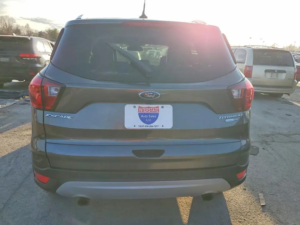 2019 FORD ESCAPE TITANIUM  