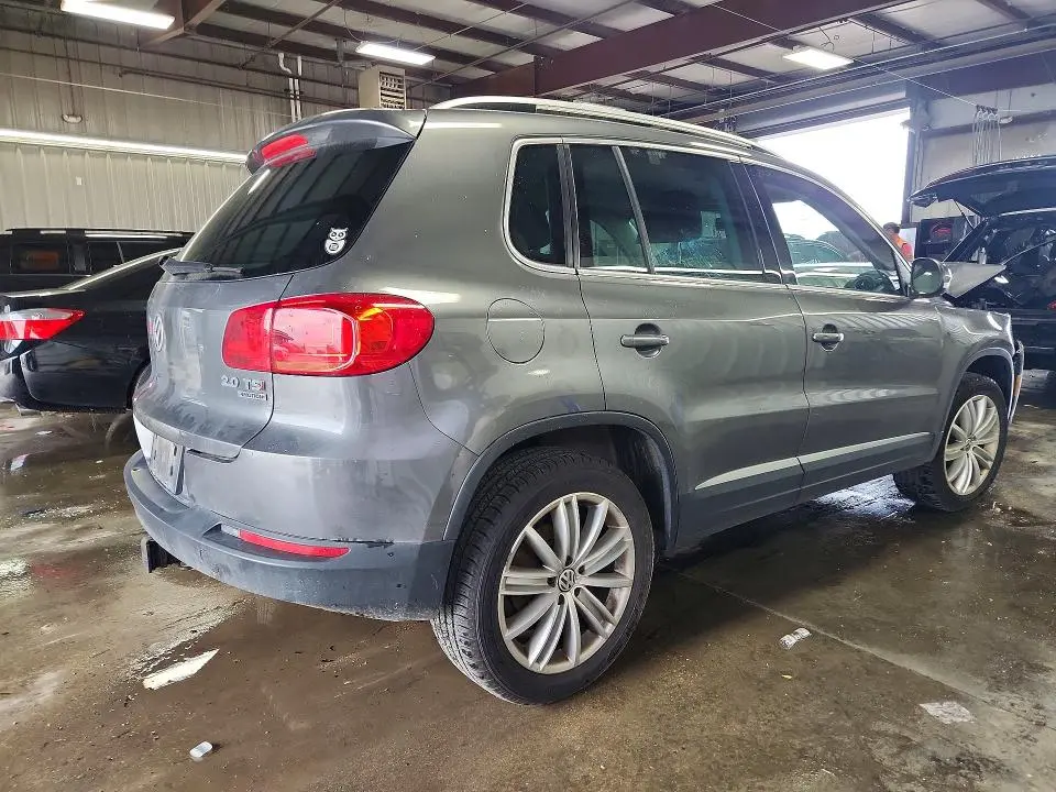 2014 VOLKSWAGEN TIGUAN S  